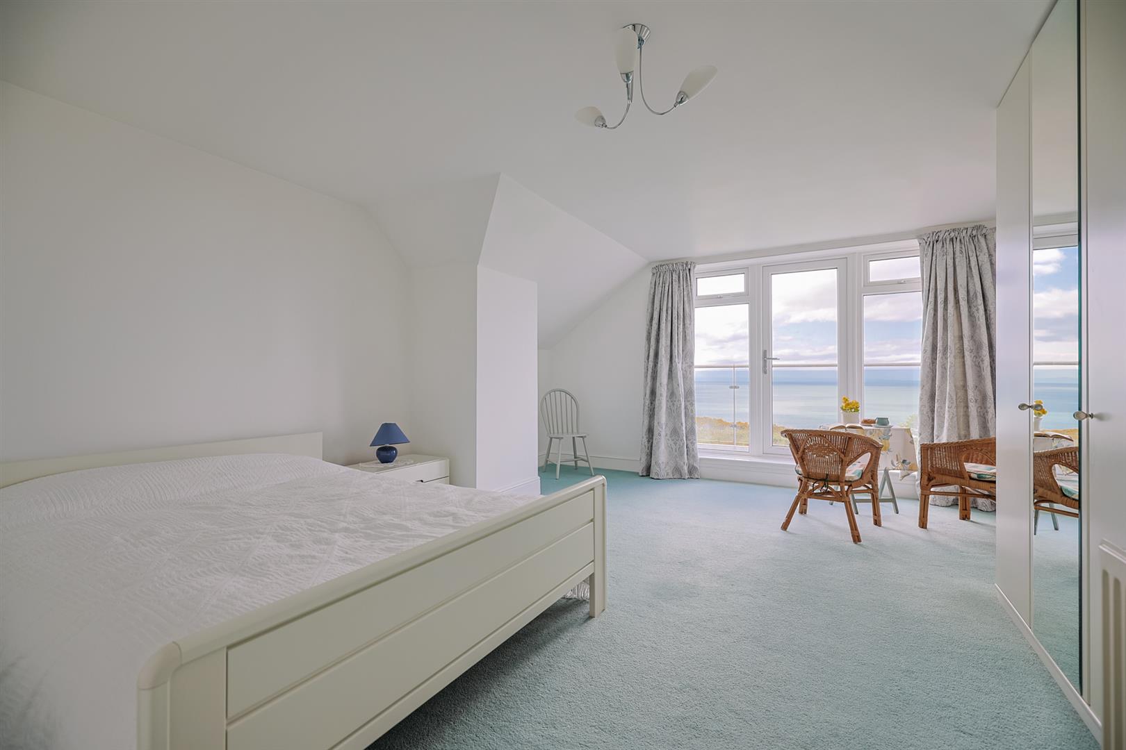 East Cliff, Pennard, Swansea, SA3 2AS